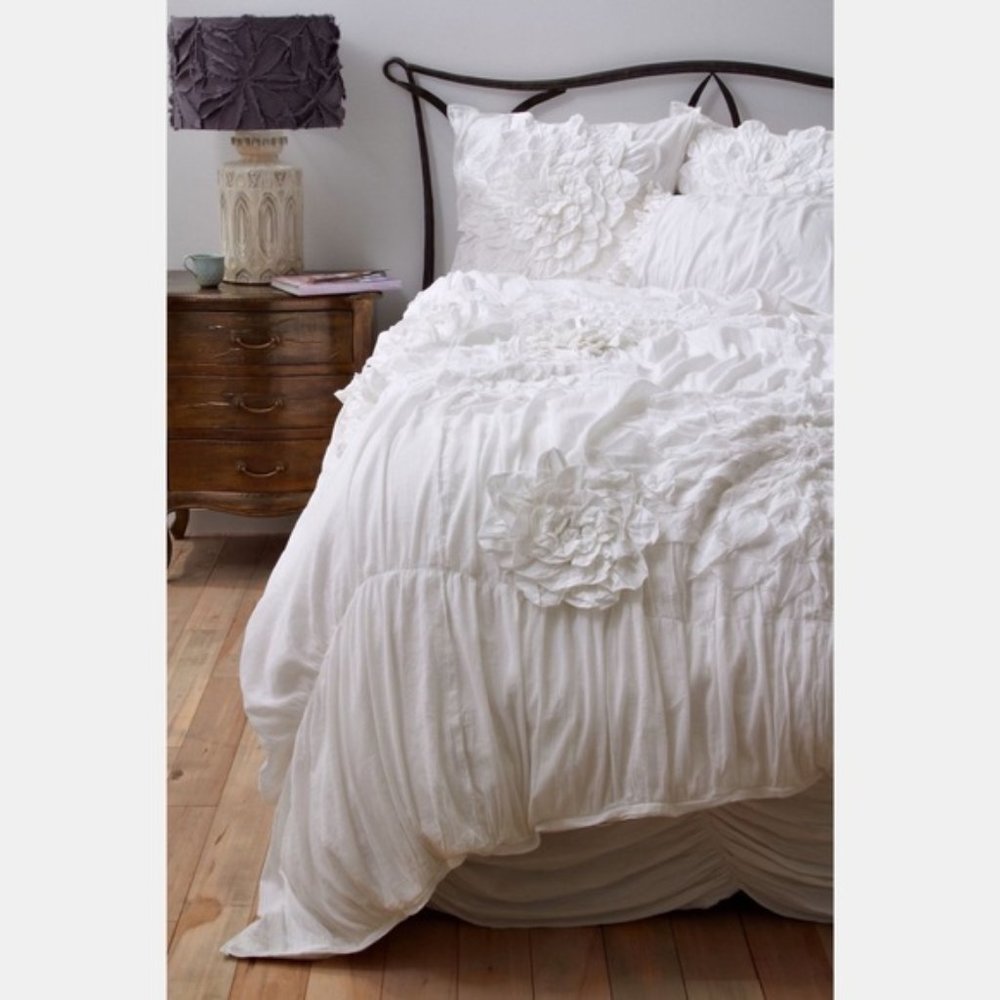 ISO Georgina White Duvet - Queen